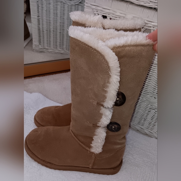 Target~Tan Neutral Genuine Suede Faux Fur Boots - Picture 12 of 14